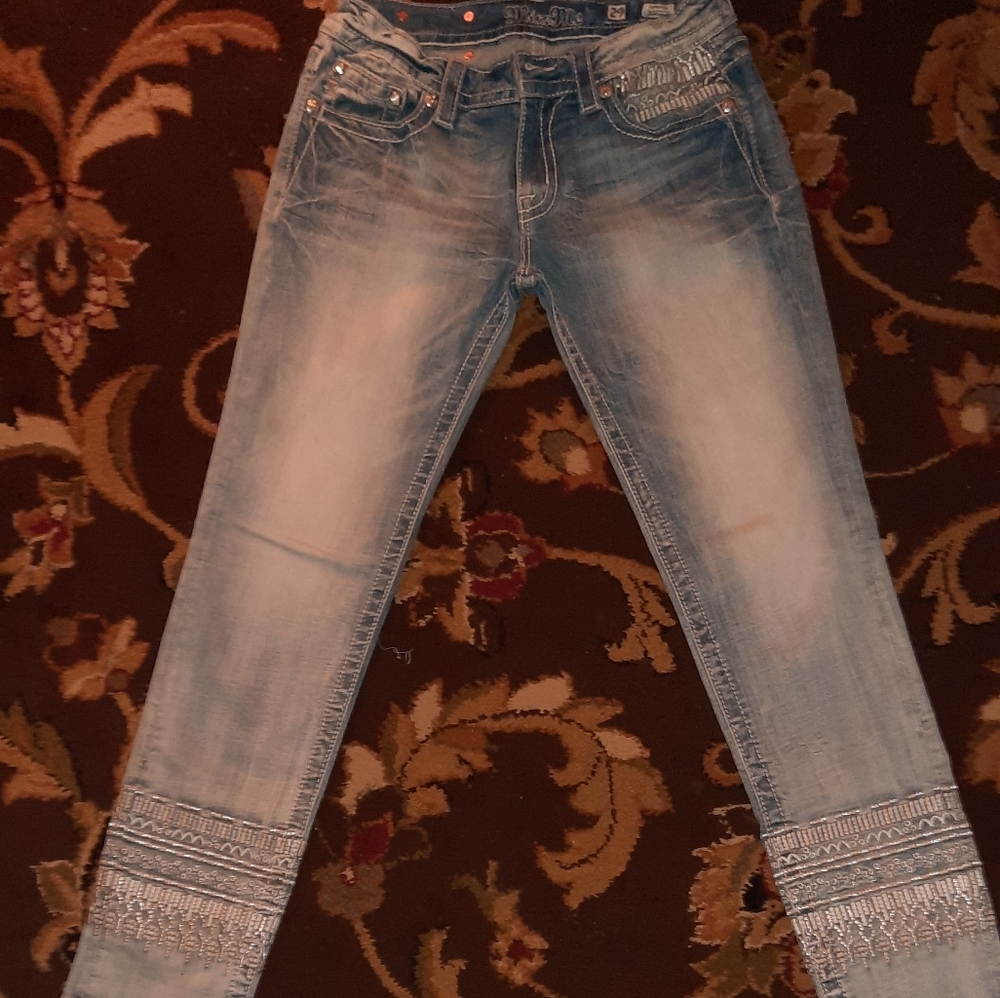 Miss Me Crop Jeans